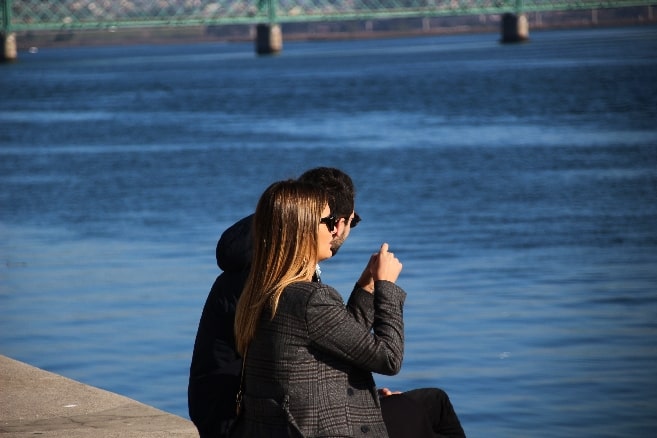 happiness after divorce at the sea side